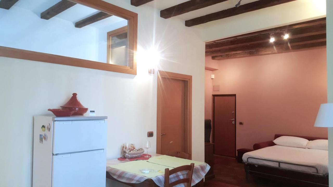 Monolocale In Centro A Verona Apartment Exterior photo