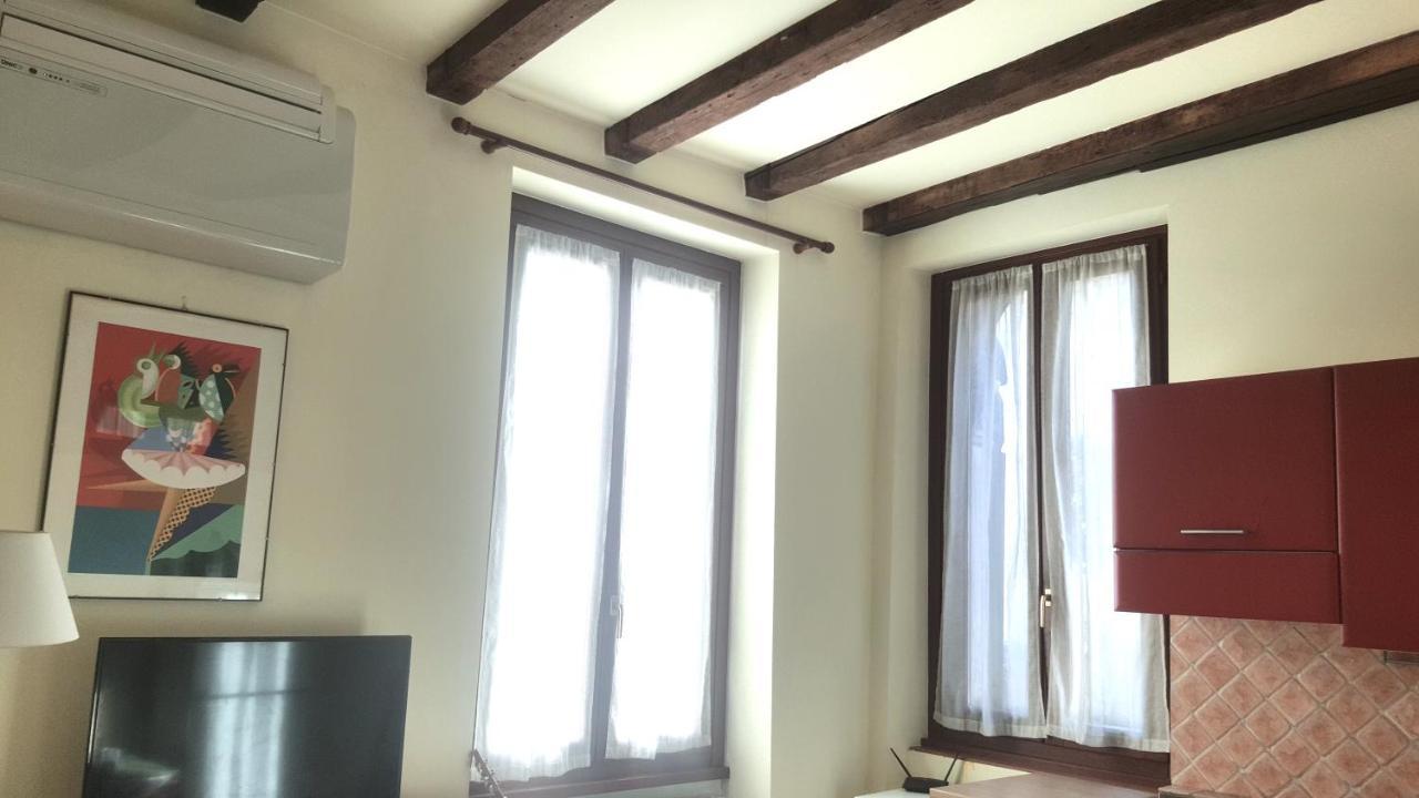 Monolocale In Centro A Verona Apartment Exterior photo